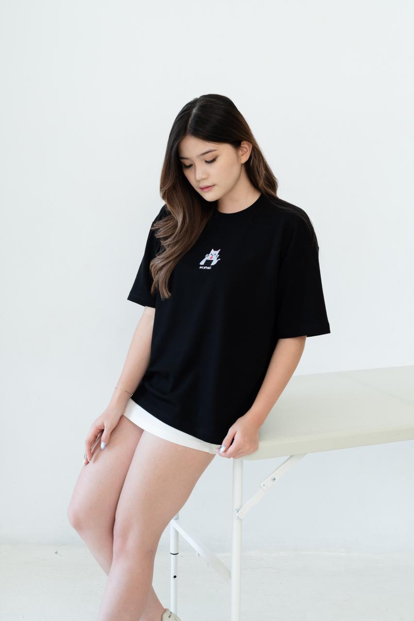 Kuroi Oversized Neko Musubi Tee | Japanese Embroidered Streetwear