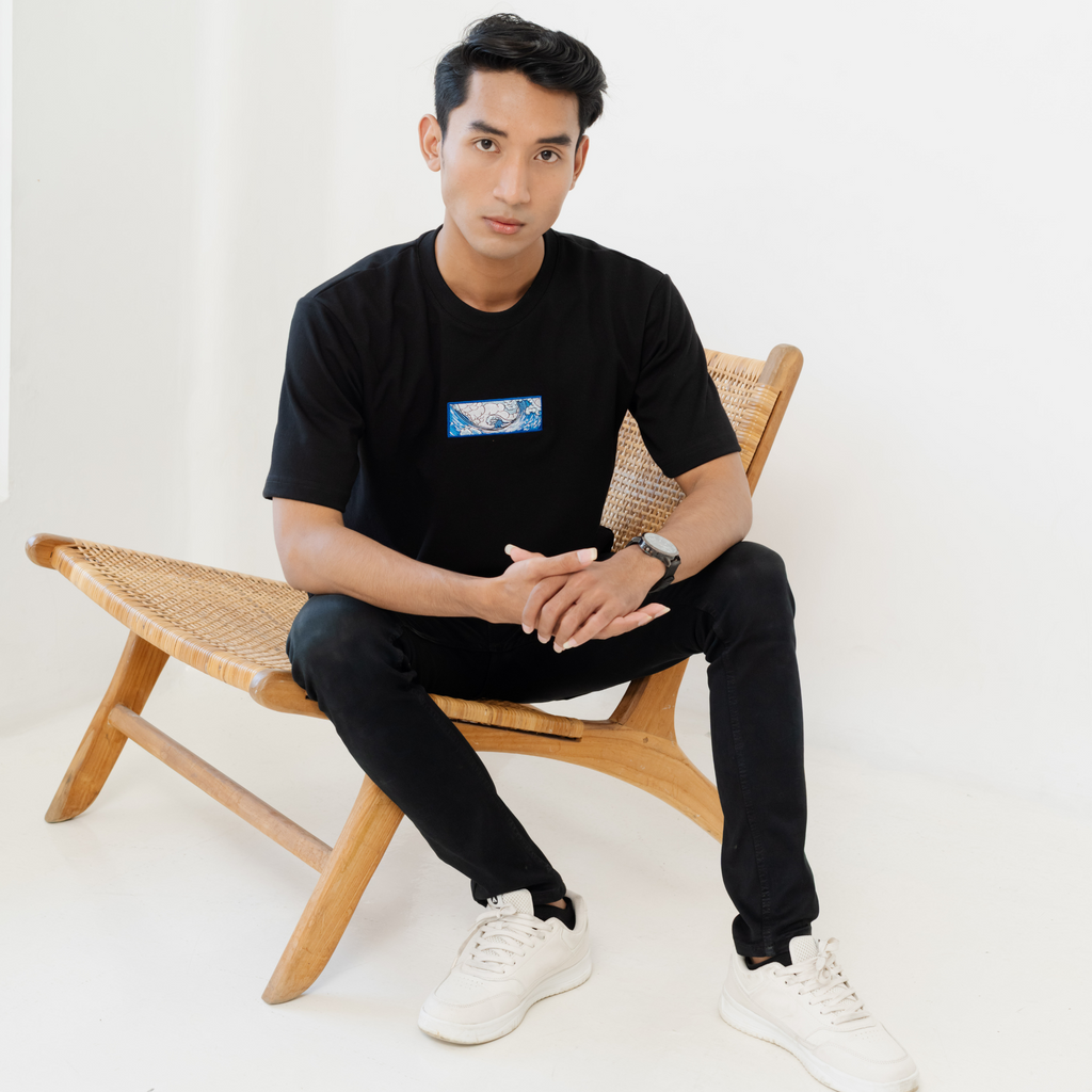 Kuroi Oversized Wave Tee | Pakaian Jalanan Jepang Minimalis Bordir