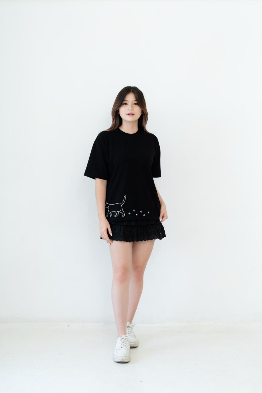Kuroi Oversized Neko no Sanpo Tee | Japanese Printed Streetwear