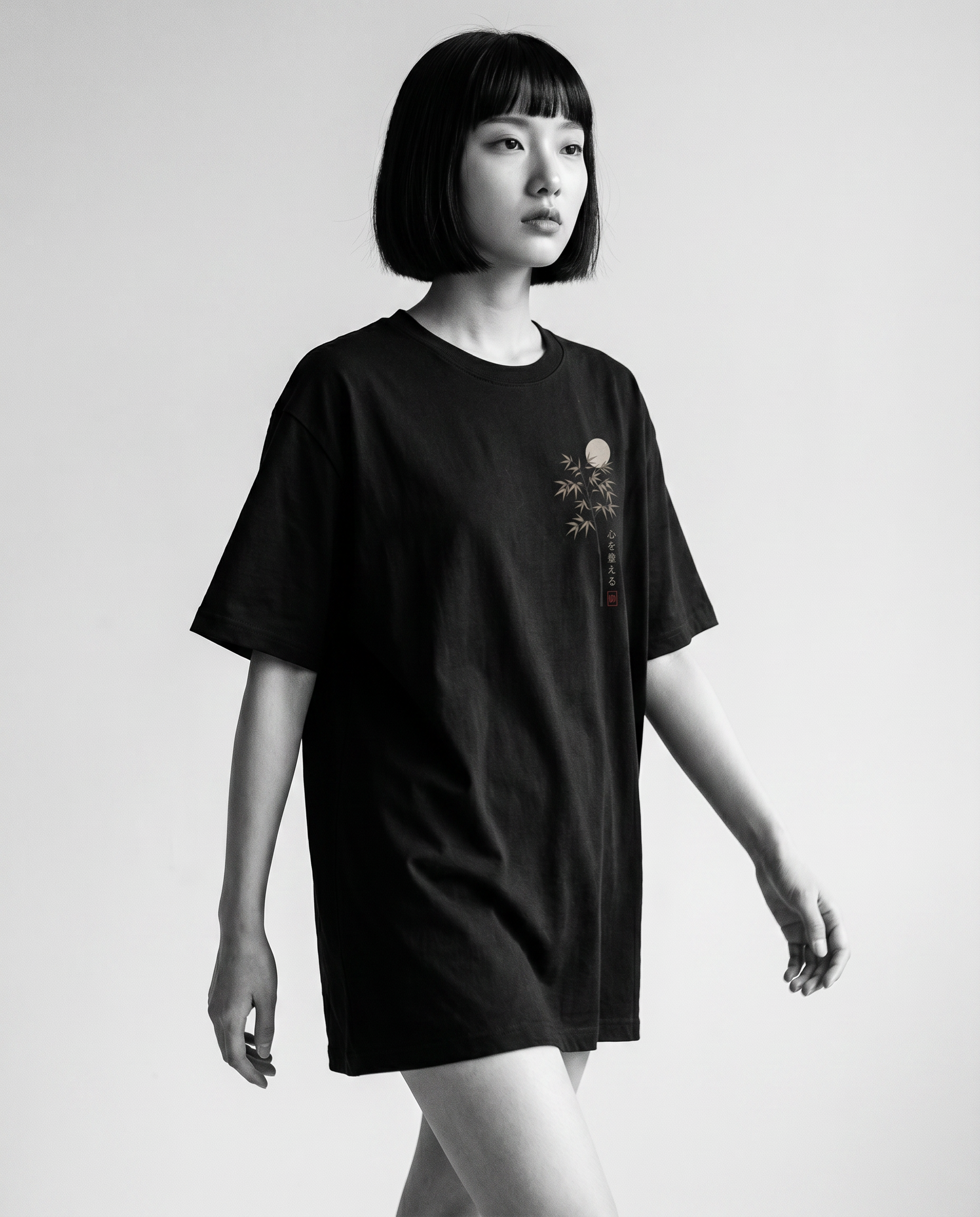 Nagi in the KUROI Kokoro wo Totonoeru Tee — walking