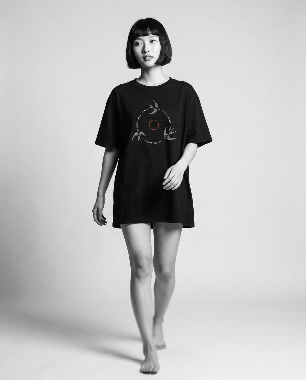 Nagi in the Kuroi Tsubame no Wa Tee — walking